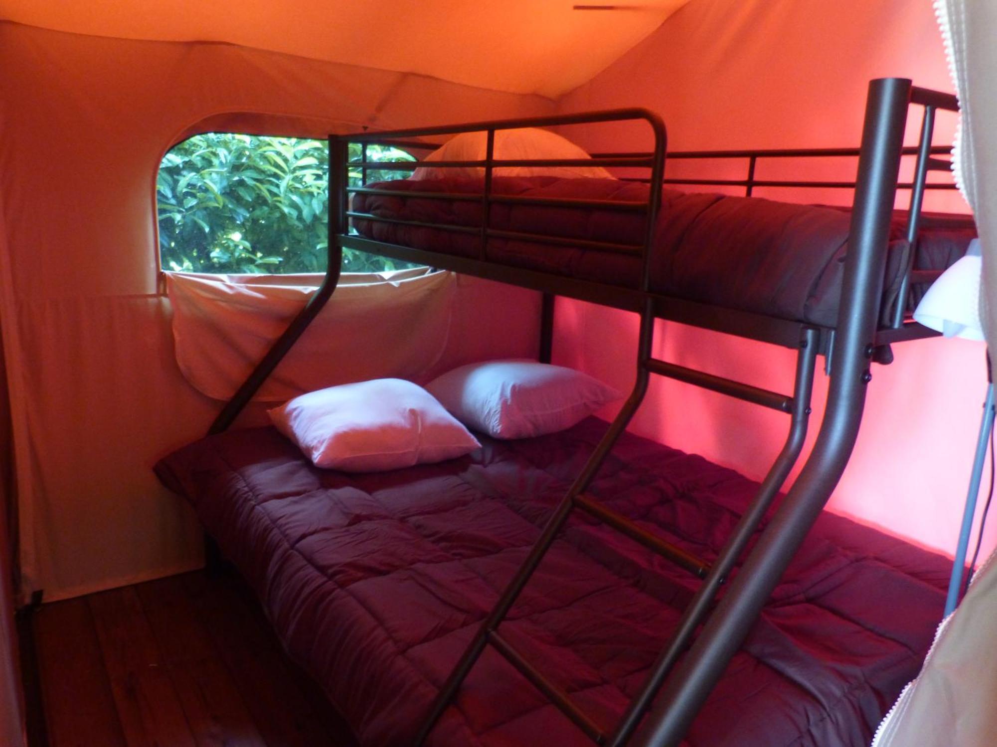 Camping Le Clos De La Lere Cayriech Экстерьер фото