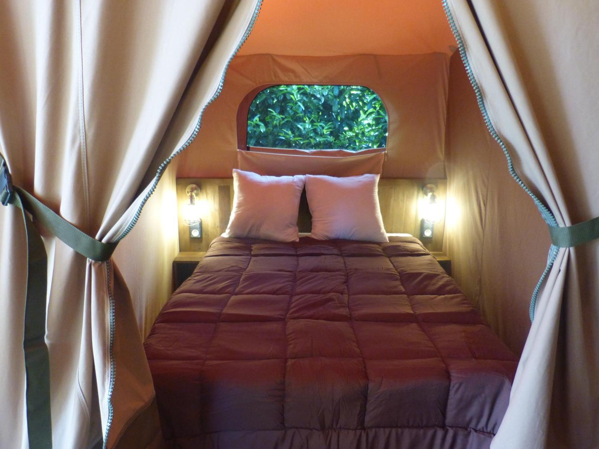 Camping Le Clos De La Lere Cayriech Экстерьер фото